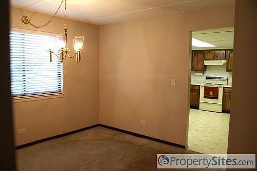 4th image of 141 E Grand Ave APT 1A