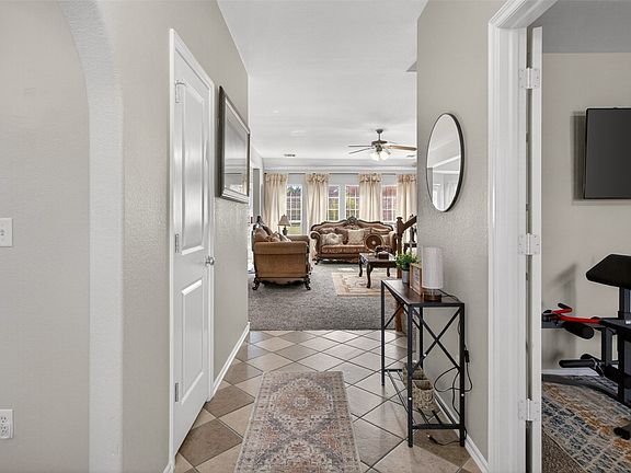 4th image of 1004 S 75th St