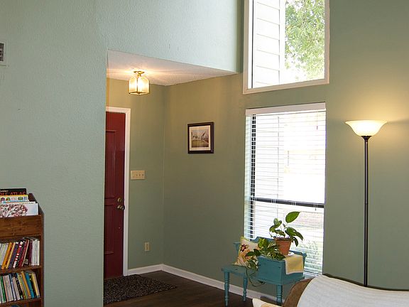 5th image of 512 Southgate Dr