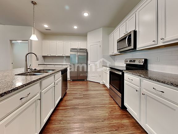 4th image of 497 Banyan Forest Dr
