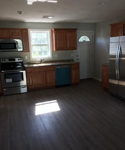 35 Titus St #2 — Photo 1