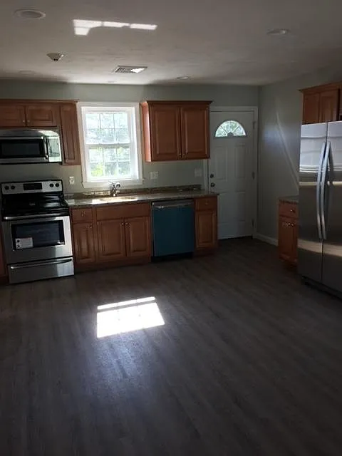 35 Titus St #2