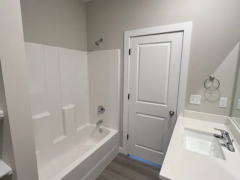 5183 N Cypress St #1 — Photo 14