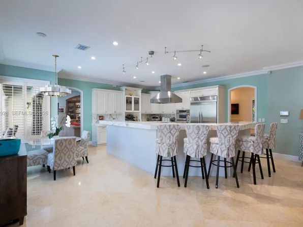 10601 SW 72nd Ct, Pinecrest, FL 33156