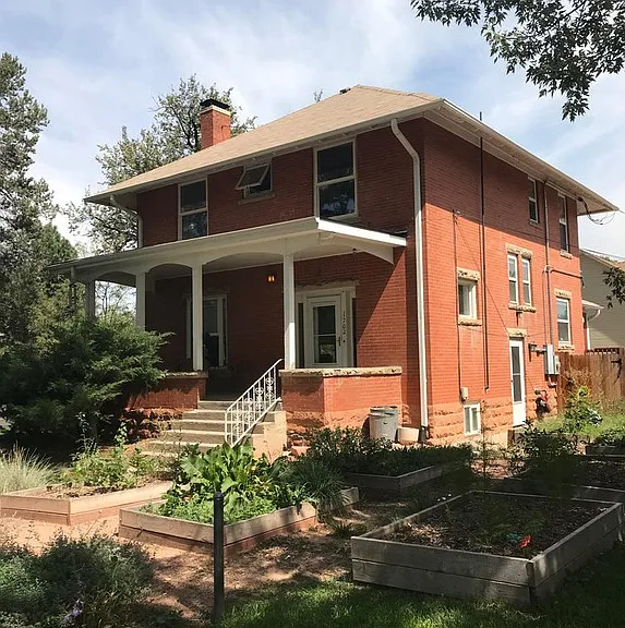 Welcome to 1702 11th Ave!