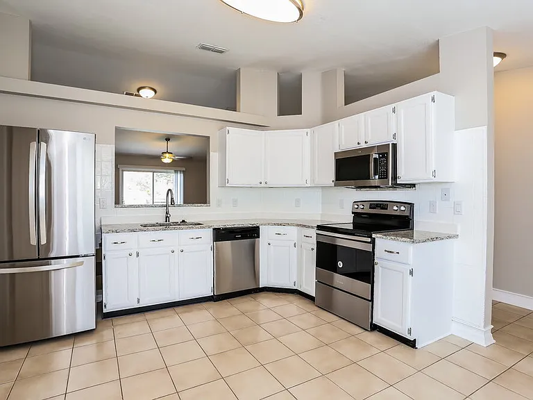 8241 Dover Cliff Ct — Photo 7
