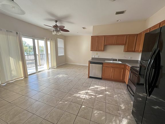 5th image of 1147 N Bayshore Dr #D