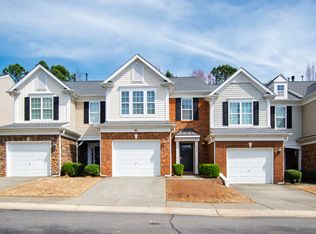 8310 Pilots View Dr, Raleigh, NC 27617
