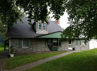 8 Mill Rd, Oxford, NJ 07863