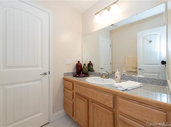 3rd image of 274 Donsdale Dr