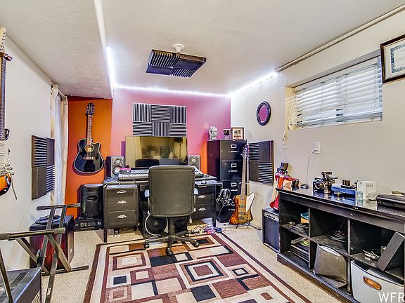 4th image of 102 N 1140 W