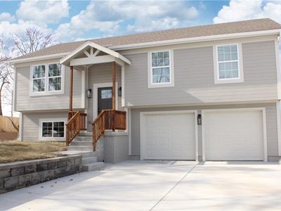 2214 James Downey Rd, Independence, MO, 64057