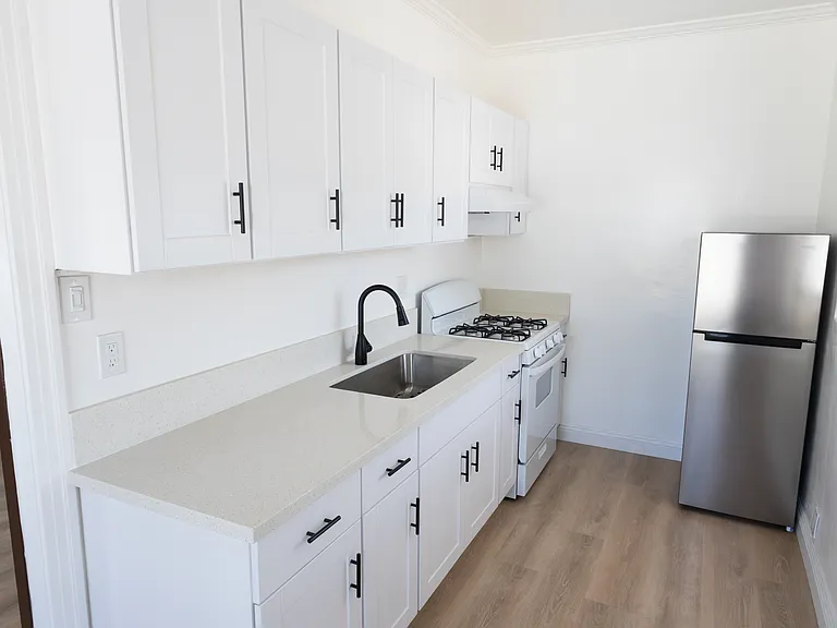 1416 S Glendale Ave #2 — Photo 5