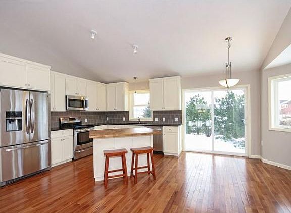 5th image of 651 Tiffany Ln