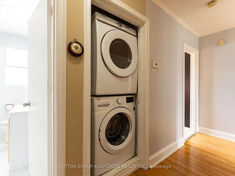 21 Deevale Rd #MAIN FL — Photo 14