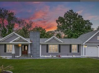 37 Ascolese Rd, Trumbull, CT 06611