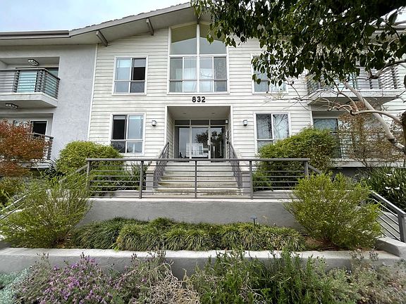 2nd image of 832 Euclid St APT 202