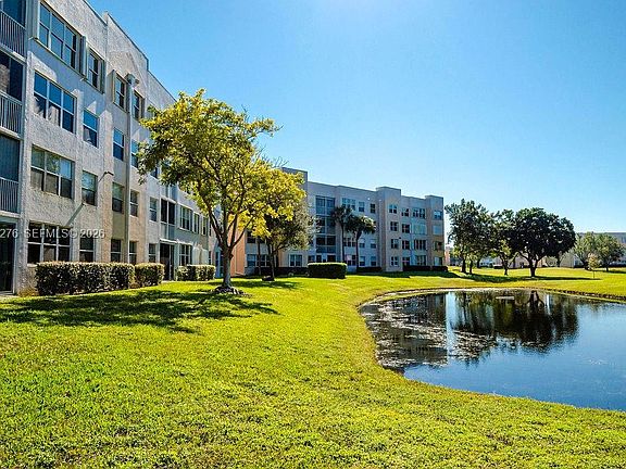 2nd image of 2601 N Nob Hill Rd APT 402