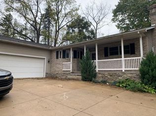 889 Ghent Rd, Akron, OH 44333