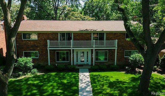 2nd image of 516 Neff Ln
