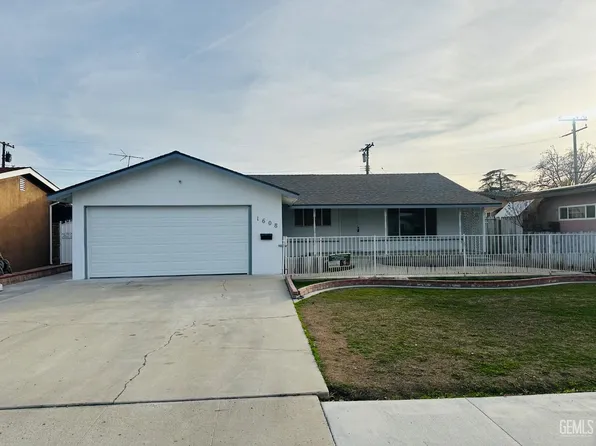 1608 17th Ave, Delano, CA 93215