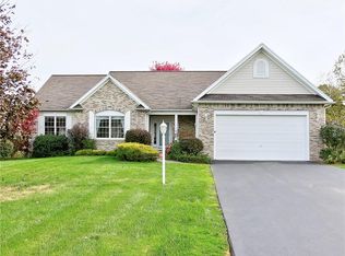 688 Park Vista Trl, Webster, NY 14580