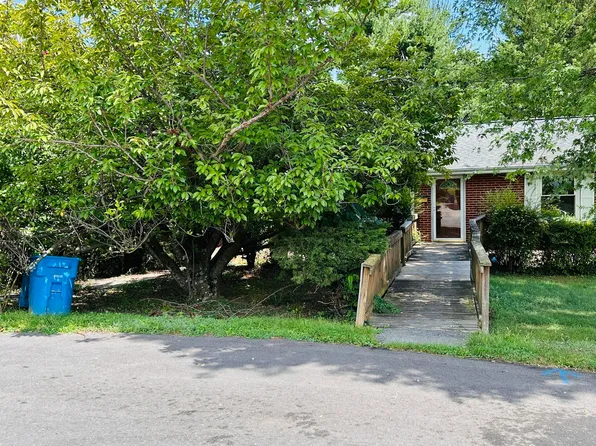 1719 Leon St NW, Roanoke, VA 24017