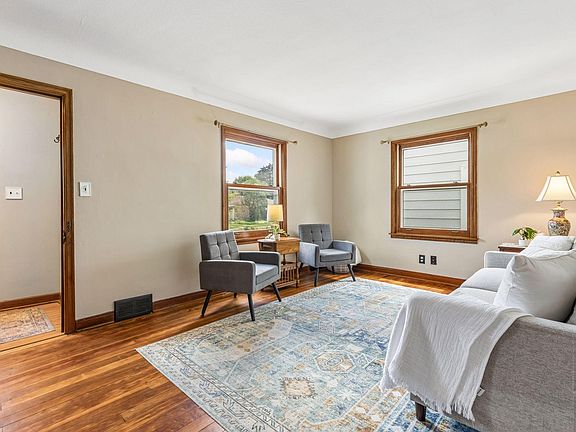 4th image of 5404 26th Ave S