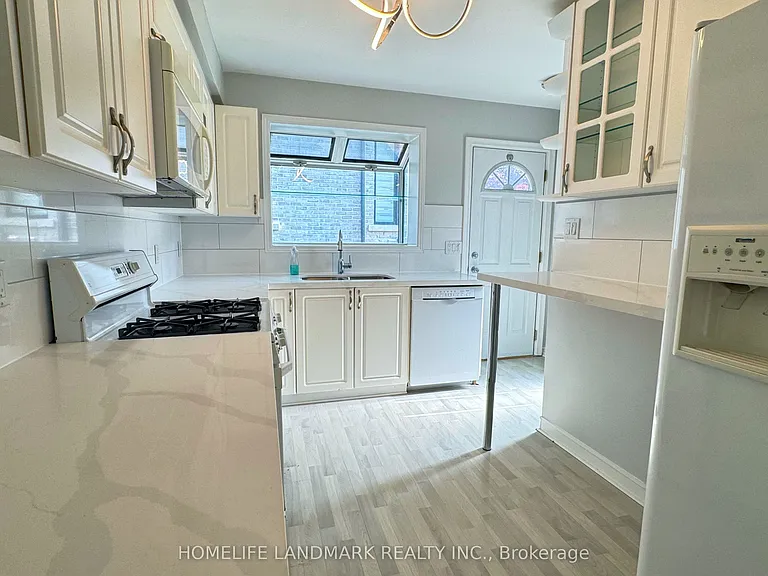 7 Talisman Cres — Photo 11