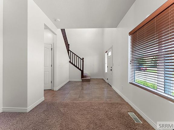 5th image of 6315 E Chartwell Gdn