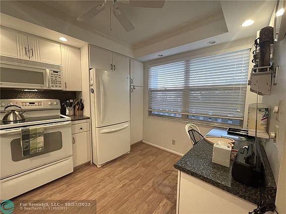 3rd image of 2202 Lucaya Bnd APT D2