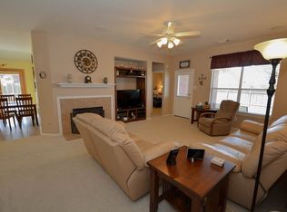 215 Colony Lake Ln, Dickinson, TX 77539