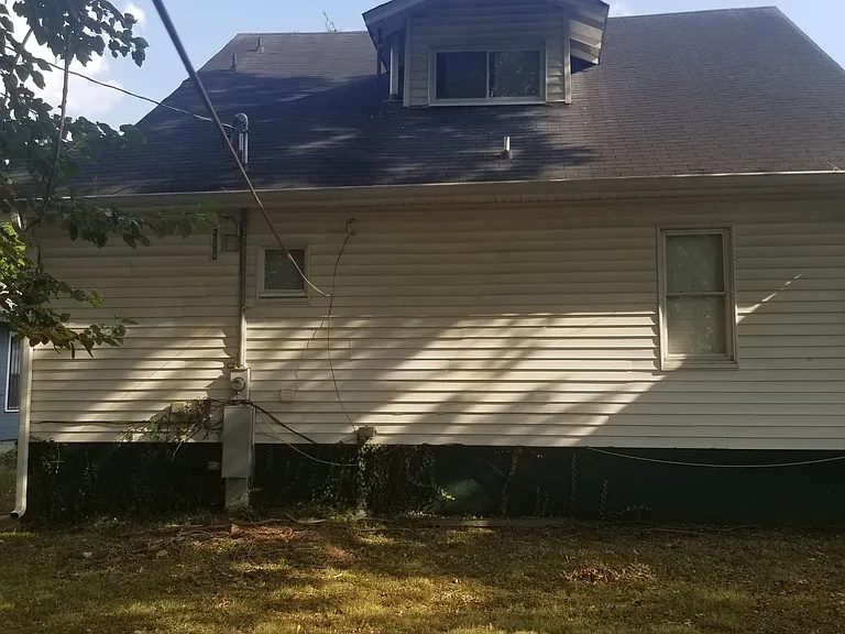 2543 E 5th Ave — Photo 9