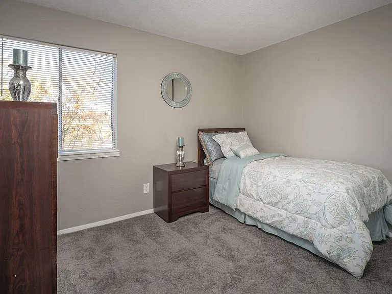 Timberline Apartments and Townhomes — Photo 11