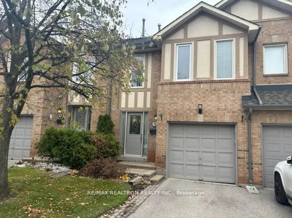 74 Beaumont Pl #55, Vaughan, ON L4J 4W8