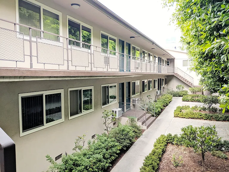 241 S Oakland Ave #7 — Photo 18
