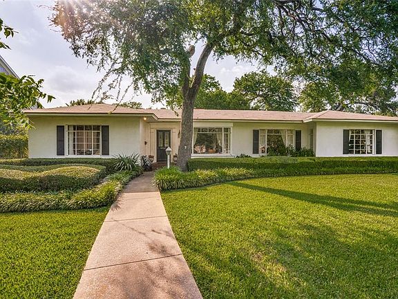 3rd image of 8567 Forest Hills Blvd