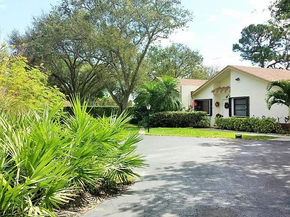 5th image of 4088 Palm Forest Dr S Unit 4088