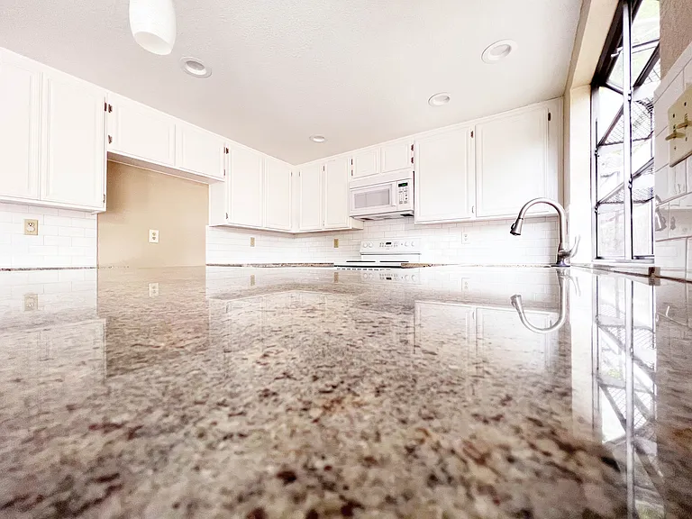 2477 Wooding Ct — Photo 2