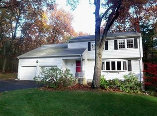 12 Reeves Rd, Bedford, MA 01730