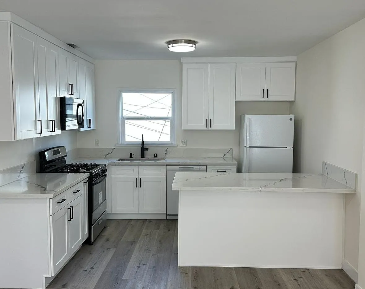 2 bed, $2,799 — Photo 1