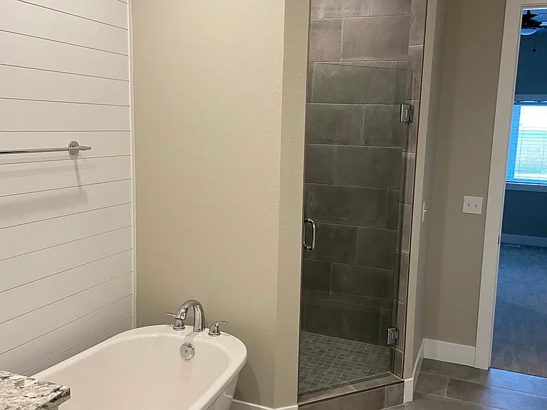 Free standing tub