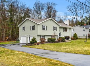 35 Langdale Dr, Hampton, NH 03842