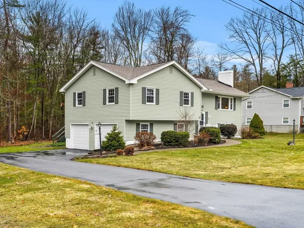 35 Langdale Dr, Hampton, NH 03842