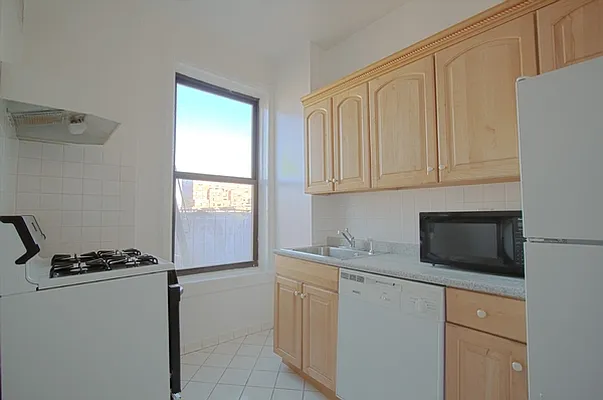 Rented by ROOM Real Estate | media 24