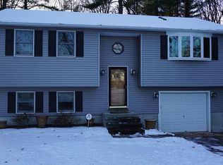 260 Ramblewood Dr, Springfield, MA 01118