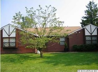 24 Bishop Ct, Marlboro, NJ 07746