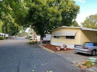 332 Beechwood Dr, Grants Pass, OR 97526