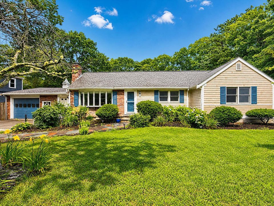 1st image of 14 Veeder Drive
