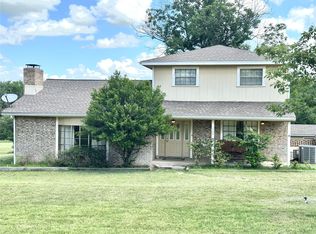 500 Apache Trl, Comanche, TX 76442